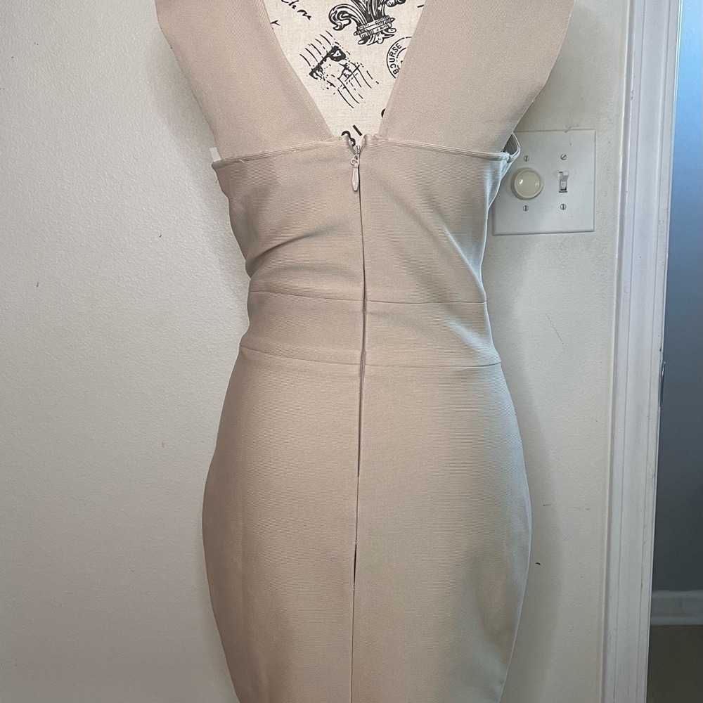 Elegant Cream Sleeveless Dress